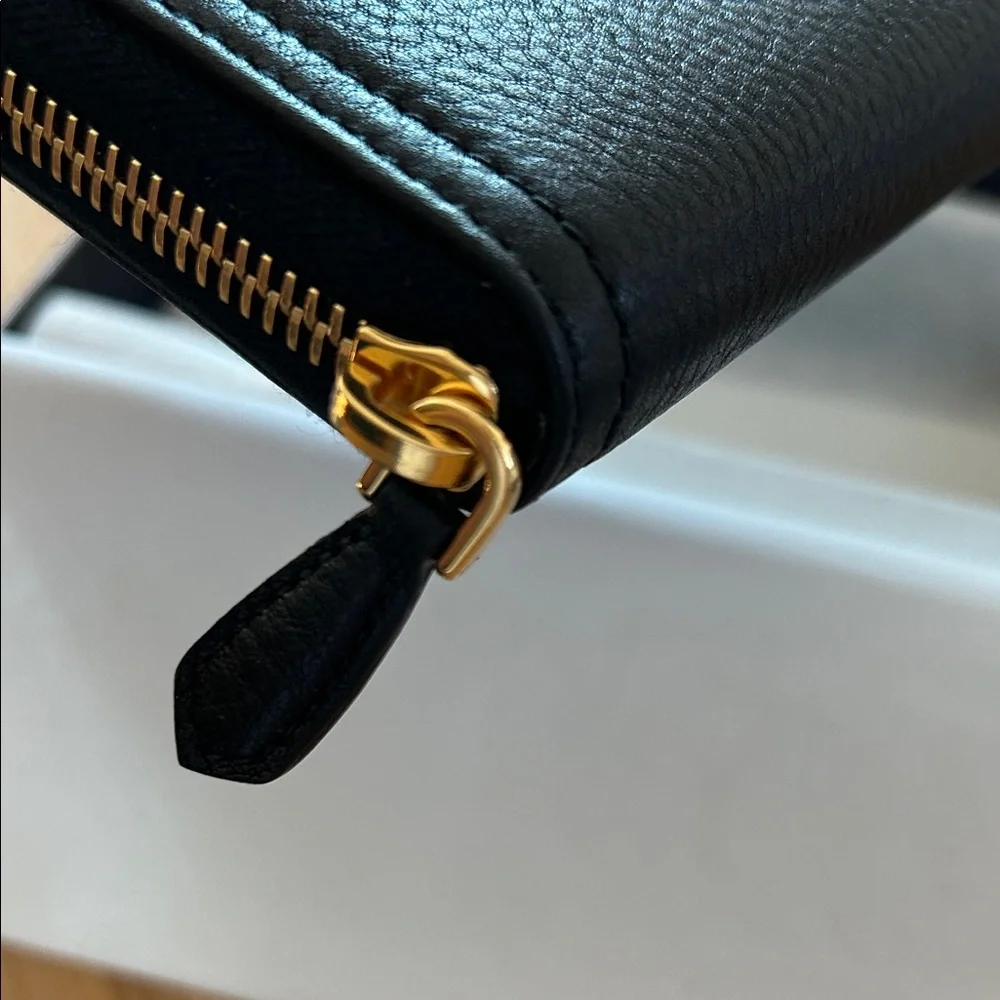 Prada Vitello Daino Black Zip-Around Wallet with Gold Logo - NIB - Picture 6 of 6